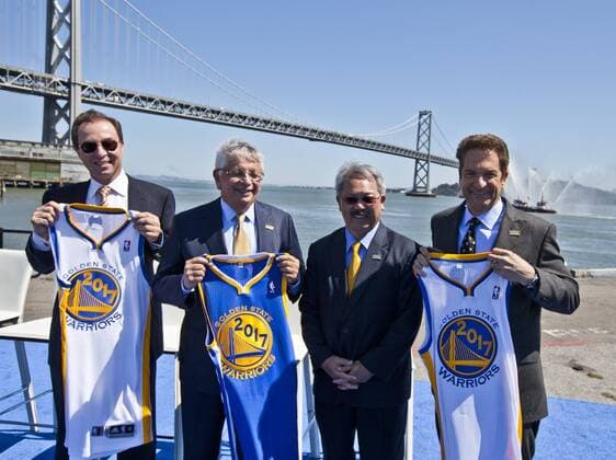 (L) Golden State Warriors Co-Executive Chairman and CEO Joe Lacob, NBA Basketball Herren USA Commissioner David Stern, San Francisco Mayor Ed Lee and Warriors Co-Executive Chairman Peter Gruber do the obligatory photo op at a press conference on plans to build a new arena on the waterfront in San Francisco on May 22, 2012. Plans call for the new facility to be open in time for the 2017-18 NBA Basketball Herren USA season.  SXP2012052209