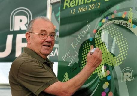 11.05.2012 Jubiläums - und Eröffnungsgala in Schmiedefeld zum 40. GutsMuths-Rennsteiglauf. Gerhard Grimmer ( GER ) Einzelbild Aktion