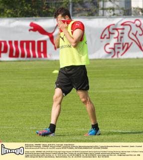 24.05.2012 Freienbach , SCHWEIZ ,Herren Fussball Training der Schweizer Nationalmannschaft Im Bild: Tranquillo Barnetta (Schweiz) ; Einzelbild , Gestik 
