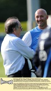 Fabien BARTHEZ - Noel LE GRAET - FOOTBALL : Equipe de France Euro 2012 - 24 05 2012 AnthonyBIBARD FEP Panoramic 