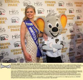 Natalia PROKOPENKO, aus Russland ist Miss EM 2012. Die 24 Jahre alte Architektin und Kosmetikerin lebt seit über sieben Jahren im nordhessischen Marburg. Der erste offizielle Auftritt der Miss Hessen 2011 ist bereits am 26. Mai beim Länderspiel Schweiz - Deutschland in Basel. Zwei Wochen vor dem Eröffnungsspiel der Fußball-EM sind 16 junge Frauen aus den EM-Teilnehmerländer auf der Plaza Roma im Hotel Colosseo in Südbaden gegeneinander angetreten. Europa-Park, Rust am Oberrhein, 25.05.2012