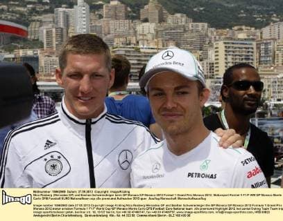 Nico Rosberg (Mercedes GP) und Bastian Schweinsteiger beim GP Monaco GP Monaco 2012 Formel 1 Grand Prix Monaco 2012