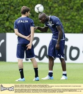 Coverciano, 27.05.2012 - UEFA EURO 2012 Vorbereitung - Trainingslager Italien - Mario Balotelli - Fabio Borini 