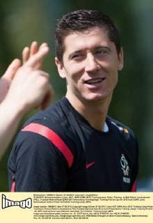 27.05.2012, Dolomitenstadion, Lienz, AUT, UEFA EURO 2012, Trainingscamp, Polen, Training, im Bild Robert Lewandowski (POL)