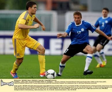 FUSSBALL - UKR vs EST, Testspiel KUFSTEIN, 28.MAI.12 - FUSSBALL - , Ukraine vs Estland, Freundschaftsspiel. Bild zeigt Ievgenij Selin (UKR) und Gert Kams (EST). 