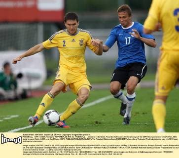 FUSSBALL - UKR vs EST, Testspiel KUFSTEIN, 28.MAI.12 - FUSSBALL - , Ukraine vs Estland, Freundschaftsspiel, Vorbereitung auf die UEFA Europameisterschaft 2012 . Bild zeigt Ievgenij Selin (UKR) und Gert Kams (EST). 