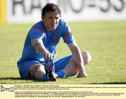 (L-R) Mark van Bommel of Netherlands Training 2011 2012 xVIxHenkxJanxDijksxIVx 950098