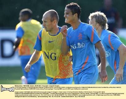(L-R) Arjen Robben of Holland,Ibrahim Afellay of Netherlands Training 2011 2012 xVIxHenkxJanxDijksxIVx 950102