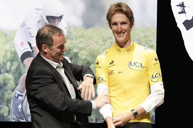 Übergabe durch Bernard HINAULT (FRA) des gelben Trikot der Tour de France aus dem Jahr 2010 an Andy SCHLECK (LUX) der nachträglich nach der Disqualifikation des Spaniers Alberto CONTADOR zum Sieger der Tour 2010 erklärt wird - - Event: Offizielle Übergabe des gelben Trikots der Tour de France 2010 - Location: Mondorf-les-Bains - Luxembourg - Luxemburg - Europa - Datum: 29.05.2012 - Contact