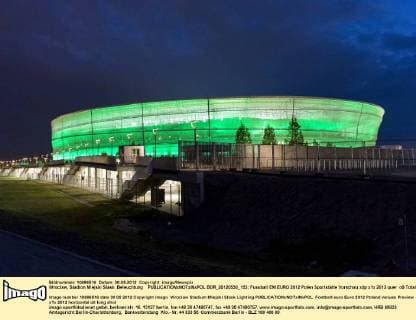 Wroclaw, Stadion Miejski Slask: Beleuchtung  BOR_20120530_153