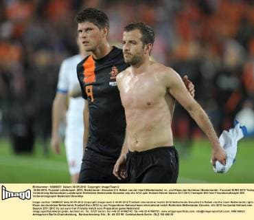 30-05-2012, Fussball Länderspiel, 2012, Niederlande - Slowakei 2-0, Rafael van der Vaart (Niederlande), re., und Klaas-Jan Huntelaar (Niederlande)