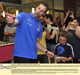 Goalkeeper of the Czech national soccer team Petr Cech gives autographs to fans after press conference ahead of the EURO 2012 in Prague, Czech Republic on May 29, 2012. (CTKxPhoto StanislavxPeska)  CTKPhoto807201205290610301