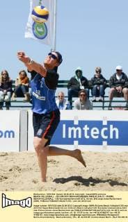 BEACH VOLLEYBALL - CEV EM 2012 DEN HAAG,NIEDERLANDE,02.JUN.12 - DIVERS, BEACHVOLLEYBALL - CEV Europameisterschaft 2012, Herren. Bild zeigt Jonas Reckermann (GER). 