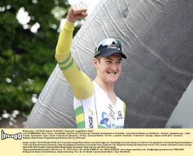 Luke DURBRIDGE ( AUS Orica - GreenEdge ) gewinnt den Prolog zum Criterium du Dauphine in Grenoble - australische Meister im Zeitfahren - Podium - Siegerehrung - Jubel - Freude - Emotionen - quer - Event: Criterium du Dauphine - Prolog - Einzelzeitfahren - 5.7 km - Location: Grenoble - Frankreich - Europa - Datum: 03.06.2012 - Contact