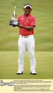 Golf - ISPA Handa Wales Open Thongchai Jaidee poses with the trophy after winning the Welsh Open at The Celtic Manor Golf Resort 