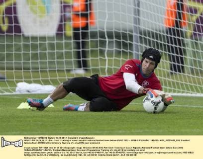 WROCLAW 04.06.2012 - Petr Cech -Training of czech republic national football team before EURO 2012 --  BOR_20120604_504