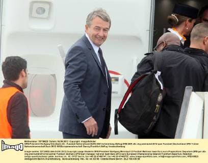DFB-Präsident Wolfgang Niersbach (D)