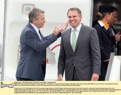DFB-Präsident Wolfgang Niersbach mit Carsten Spohr (Lufthansa)
