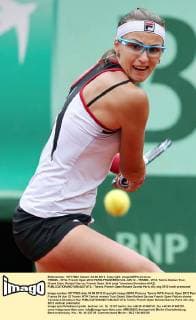 TENNIS - WTA, French Open 2012 PARIS,FRANKREICH,04.JUN.12 - TENNIS - WTA Tennis Damen Tour, Grand Slam, Roland Garros, French Open. Bild zeigt Yaroslava Shvedova (KAZ). 