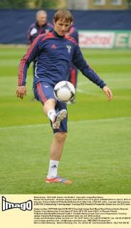 Roman Pavlyuchenko - Russian players train before their first game at EURO 2012 on June 4, 2012 in Warsaw, Poland  EN_01031407_0021