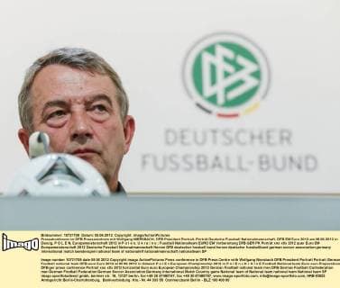 Pressekonferenz im DFB Pressezentrum mit Wolfgang NIERSBACH, DFB Präsident Portrait, Porträt Deutsche Fussball Nationalmannschaft, DFB EM Euro 2012 am 05.06.2012 in Danzig, P O L E N, Europameisterschaft 2012 in P o l e n, U k r a i n e