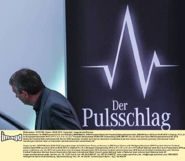 Pressekonferenz im DFB Pressezentrum mit Wolfgang NIERSBACH, DFB Präsident Deutsche Fussball Nationalmannschaft, DFB EM Euro 2012 am 05.06.2012 in Danzig, P O L E N, Europameisterschaft 2012 in P o l e n, U k r a i n e