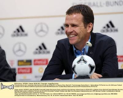 Pressekonferenz der deutschen Nationalmannschaft am 05.06.2012 in Danzig Oliver Bierhoff ( Teammanager Deutschland )