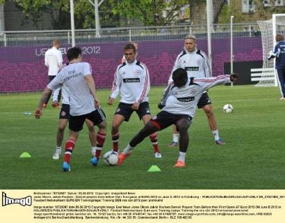 Jores Okore, Jakob Poulsen - Danish players train before their first game at EURO 2012 on June 5, 2012 in Kolobrzeg -  EN_01031482_0012