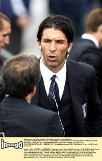 GIANLUIGI BUFFON CRACOW 05.06.2012 FOOTBALL CRACOW BALICE POLISH AIRPORT ARRIVING OF THE NATIONAL TEAM OF ITALY FOR TRAINING CAMPS IN POLAND DURING THE EURO 2012 -  120605MIN126