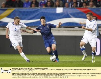 Samir Nasri (FRA) contre Aleksandr Dmitrijev Enar Jaager (EST) - France vs. Estonia - 05 06 2012 xGwendolineLeGoffx 