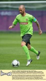 06.06.2012. OPALENICA, CENTRUM POBYTOWE. (EURO 2012) (TRAINING OF PORTUGAL NATIONAL TEAM). NZ RAUL MEIRELES -  20120606PAP_JK049