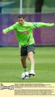 06.06.2012. OPALENICA, CENTRUM POBYTOWE. (EURO 2012) (TRAINING OF PORTUGAL NATIONAL TEAM). NZ CRISTIANO RONALDO -  20120606PAP_JK055