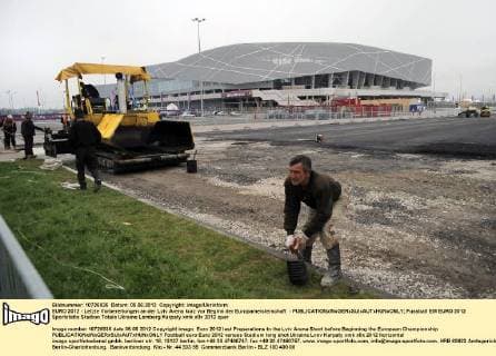 EURO 2012 - Letzte Vorbereitungen an der Lviv Arena kurz vor Beginn der Europameisterschaft - 