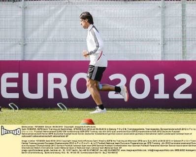 Sami KHEDIRA, 6DFB beim Training am Nachmittag , DFB EM Euro 2012 am 06.06.2012 in Danzig, P O L E N, Trainingsgelände, Trainingsplatz, Europameisterschaft 2012 in P o l e n, U k r a i n e