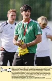 DFB Bundestrainer Joachim LÖW, LÖW beim Training am Nachmittag , DFB EM Euro 2012 am 06.06.2012 in Danzig, P O L E N, Trainingsgelände, Trainingsplatz, Europameisterschaft 2012 in P o l e n, U k r a i n e