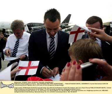 EURO 2012 Ankunft England in Krakau - ROY HODGSON JOHN TERRY WAYNE ROONEY -  120606MIN015