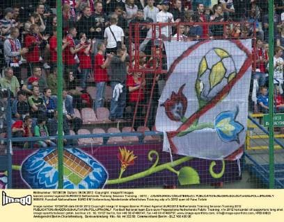 banner protest against EURO2012 Netherlands Training Session Training - 2012 - xVIxMAURICExVANxSTEENxIVx 960518
