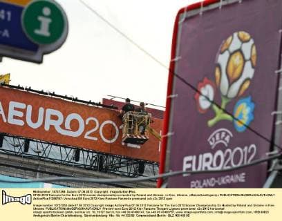 07.06.2012 Fanzone for the Euro 2012 soccer championship co-hosted by Poland and Ukraine, in Kiev, Ukraine. xMaloletkaxEvgeniyx  ActionPlus11286787