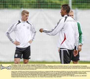 Lars BENDER, 24 DFB , Jerome BOATENG, 20 DFB beim Training am Vormittag , DFB EM Euro 2012 am 07.06.2012 in Danzig, P O L E N, Trainingsgelände, Trainingsplatz, Europameisterschaft 2012 in P o l e n, U k r a i n e