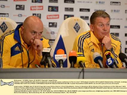 Ukraine s coach Oleg Blokhin (R) listens to questions as he attends a press conference in Kiev on June 7, 2012 ahead of the Euro 2012 football championship. (Xinhua Li Jundong) UKRAINE-KIEV-EURO 2012-PRESS CONFERENCE-BLOKHIN 
