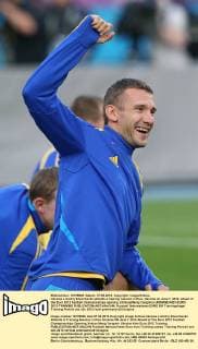 Ukraine s Andriy Shevchenko attends a training session in Kiev, Ukraine on June 7, 2012, ahead of the Euro 2012 football championships opening. (Xinhua Meng Yongmin) UKRAINE-KIEV-EURO 2012-TRAINING 