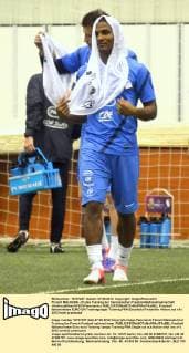 Florent MALOUDA - Erstes Training der französischen Fussball-Nationalmannschaft xAnthonyBibardxFEPxPanoramicx 