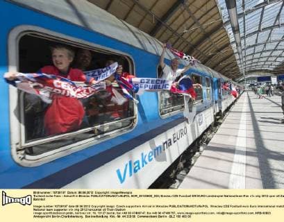 Tschechische Fans - Ankunft in Breslau  BOR_20120608_839