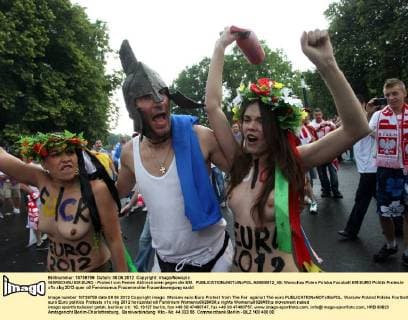 WARSCHAU EM EURO - Protest von Femen Aktivistinnen gegen die EM.  AM080612_45