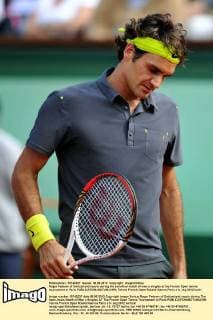 Roger Federer of Switzerland reacts during the semifinal match of men s singles at the French Open tennis tournament in Paris 
