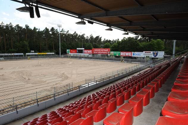 08.06.2012,SV Sandhausen Umbaumaßnahmen Hardtwaldstadion des SV Sandhausen, - ksp