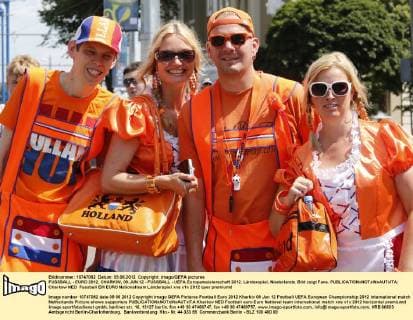 FUSSBALL - EURO 2012, CHARKIW, 09.JUN.12 - FUSSBALL - UEFA Europameisterschaft 2012, Länderspiel, Niederlande. Bild zeigt Fans. 