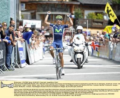 Nairo Alexander QUINTANA ROJAS ( COL Movistar Team ) gewinnt die schwere sechste Etappe des Criterium du Dauphine nach Morzine im Alleingang - Soloflucht - Finish - Ziel - Emotionen - Jubel - Freude - Aktion - quer - Event: Criterium du Dauphine - 6.Etappe - Saint Alban Leyesse nach Morzine 167.5 km - Location: Morzine - Frankreich - Europa - Datum: 09.06.2012 - Contact