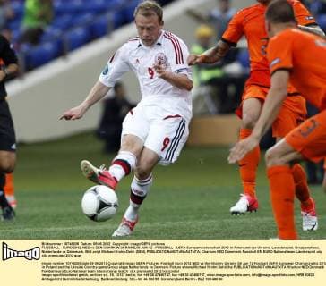 FUSSBALL - EURO 2012, NED vs DEN CHARKIW,UKRAINE,09.JUN.12 - FUSSBALL - UEFA Europameisterschaft 2012 in Polen und der Ukraine, Laenderspiel, Gruppenphase, Niederlande vs Dänemark. Bild zeigt Michael Krohn-Dehli (DEN). 