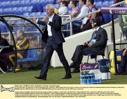 (L-R) coach Bert van Marwijk of Holland Netherlands v Denmark UEFA EURO 2012 2011 2012 xVIxHenkxJanxDijksxIVx 964952